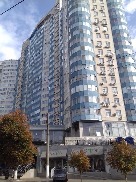 Продам 3 - х комнатную квартиру с ремонтом в ЖК "Южная Пальмира". ID 50778 (Фото 1)