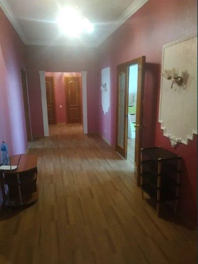 Продам 3-комнатную квартиру по улице Говорова