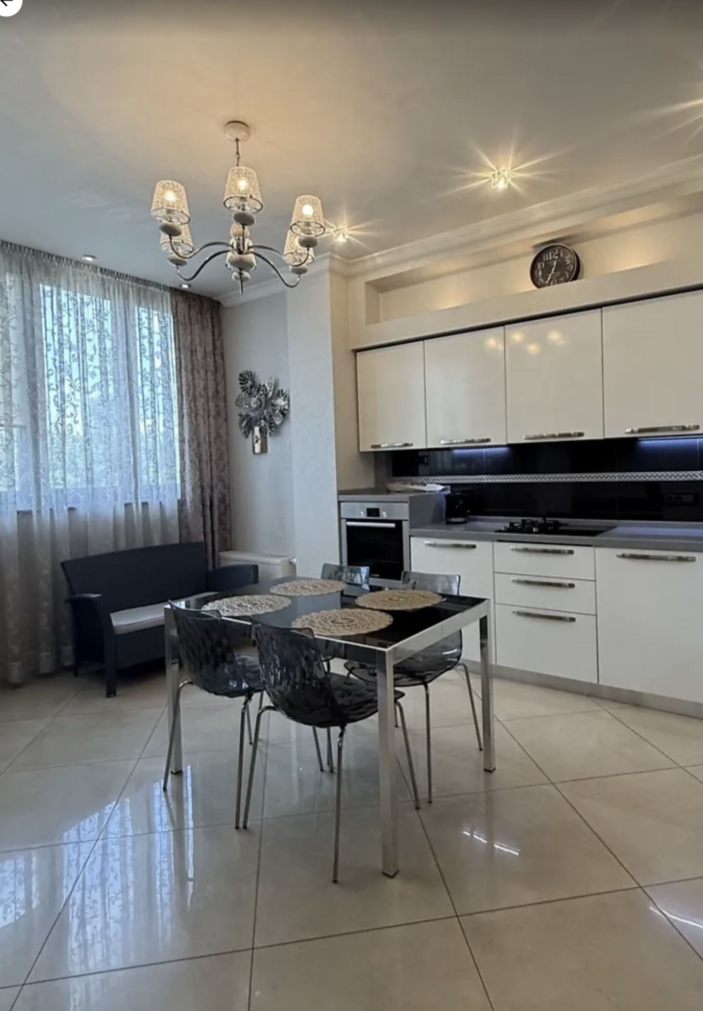 Для ценителей стиля и комфорта предлагается квартира в ЖК «Армейский». ID 53935 (Фото 1)