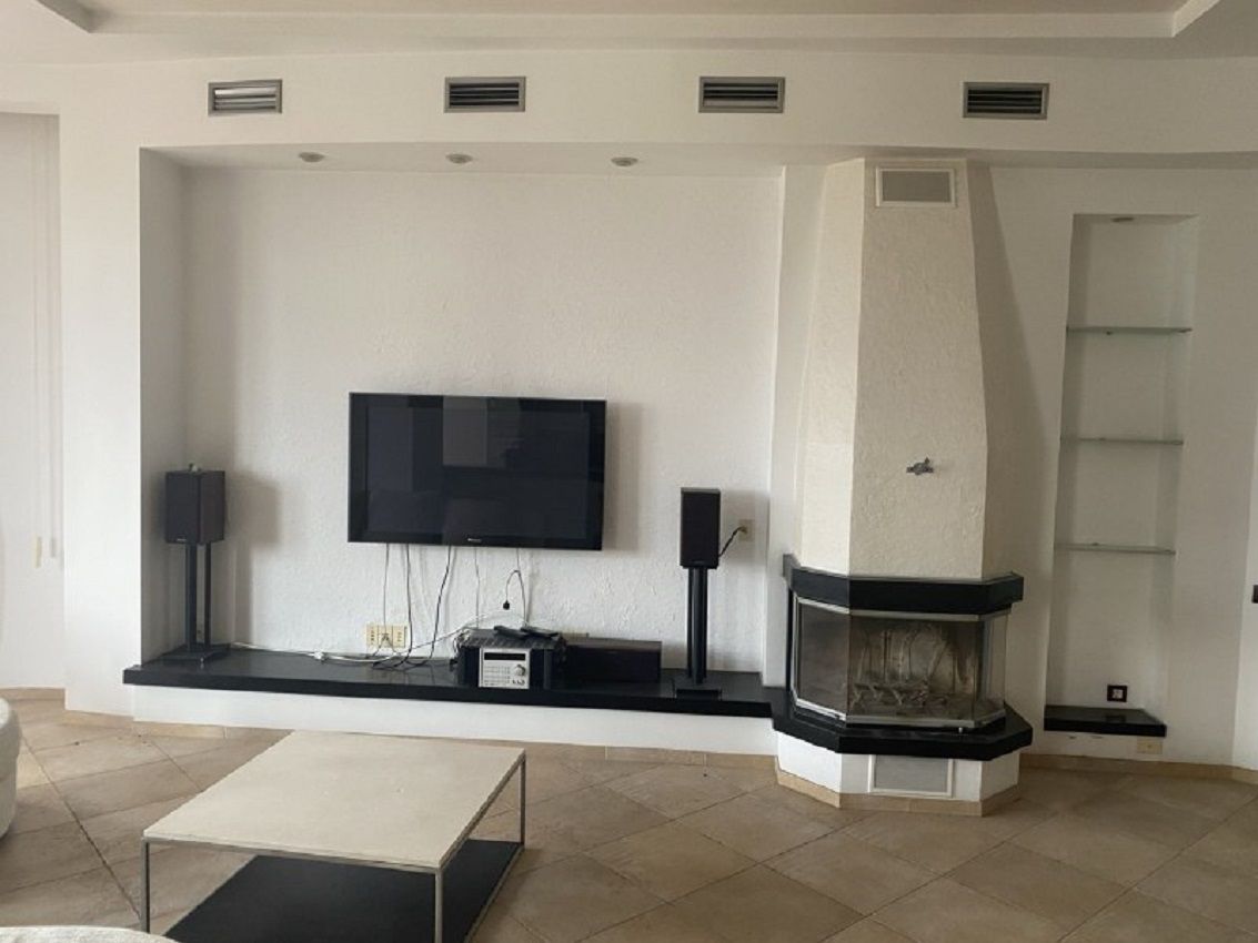 Трехкомнатная квартира в Мукачевском переулке с камином - вид на море ID 54050 (Фото 1)